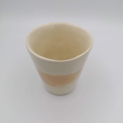 tasse en ceramique terre blanche, ligne beige rosé tasse en céramique